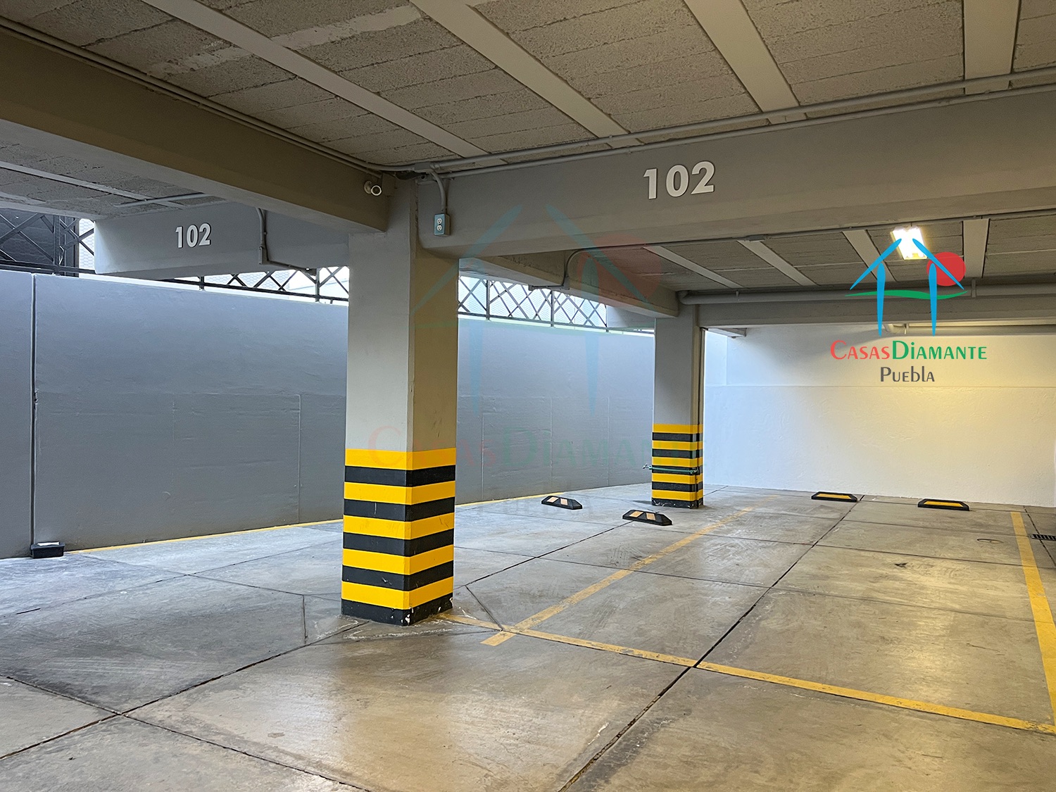 Praga 19 AI AJB - Estacionamiento 1